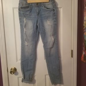 Lightwash dollhouse jeans